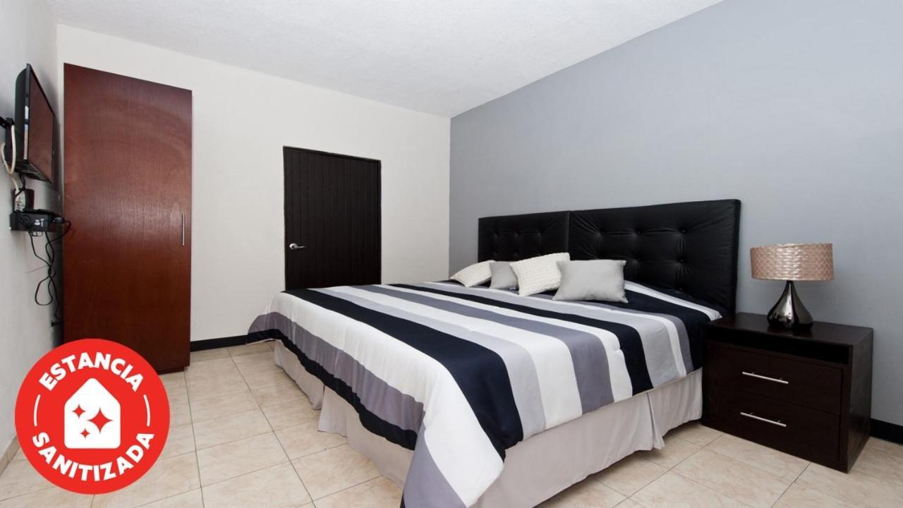 Econosuites Monterrey Extérieur photo