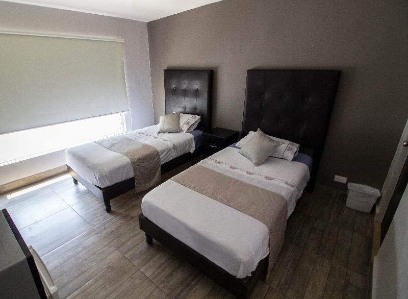 Econosuites Monterrey Extérieur photo