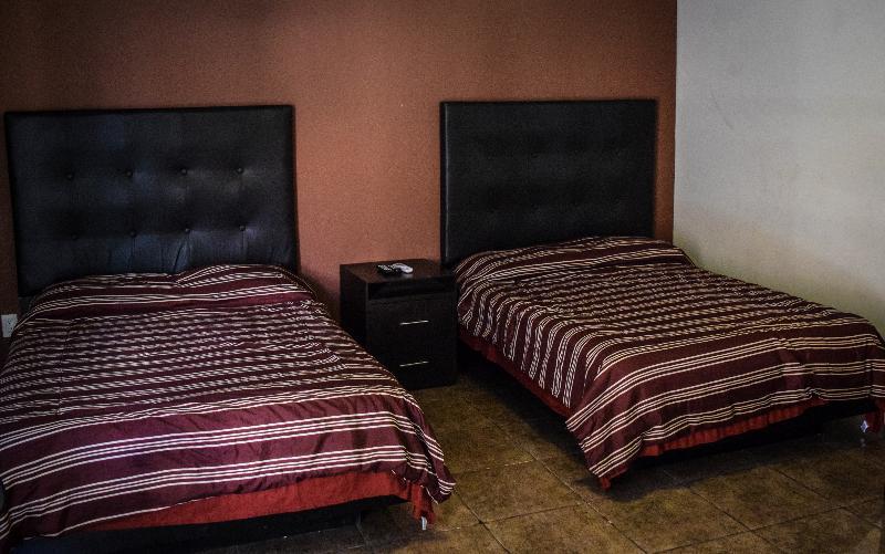 Econosuites Monterrey Extérieur photo
