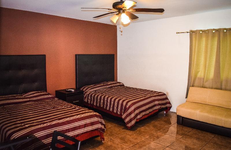 Econosuites Monterrey Extérieur photo