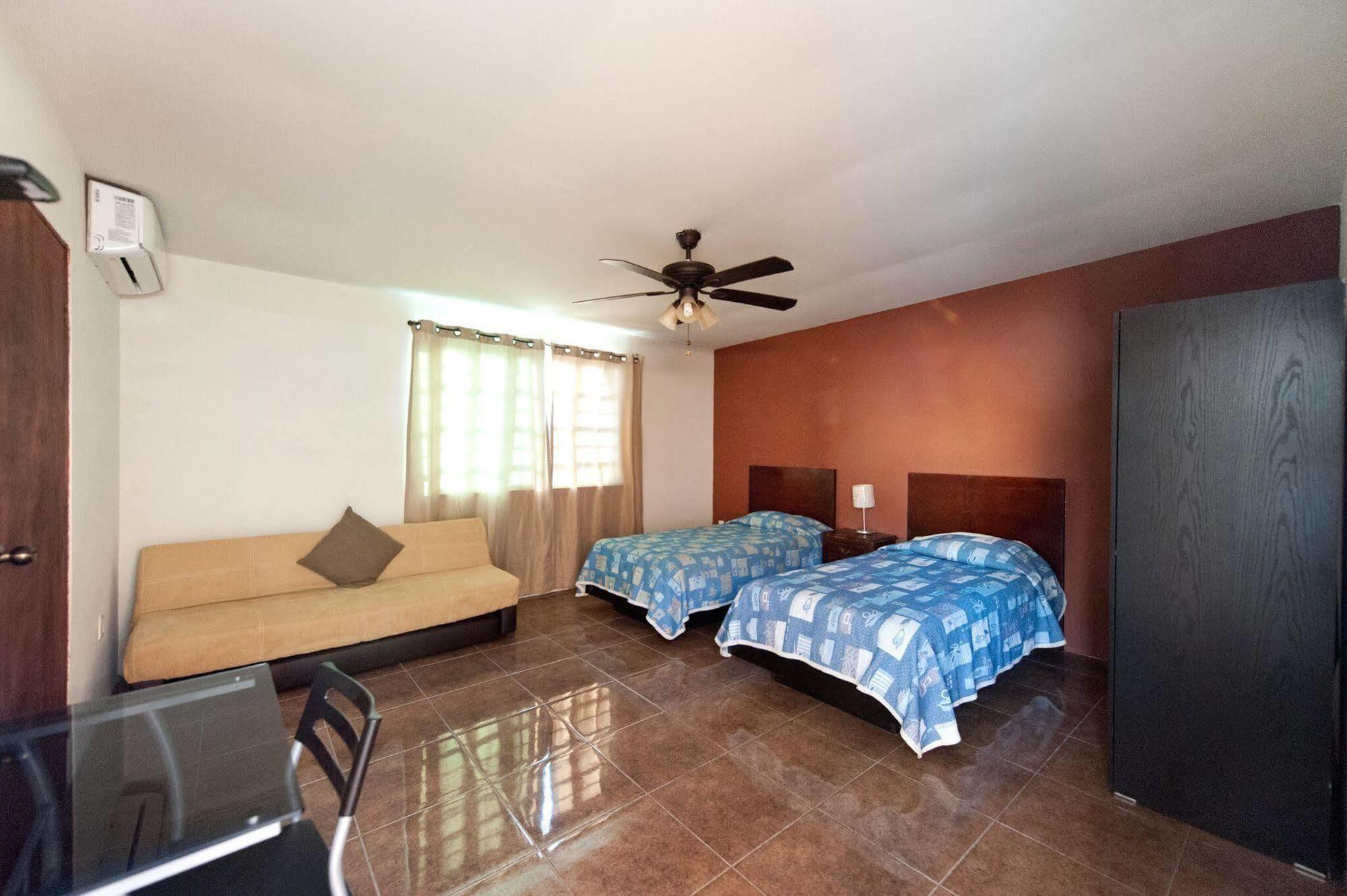 Econosuites Monterrey Extérieur photo