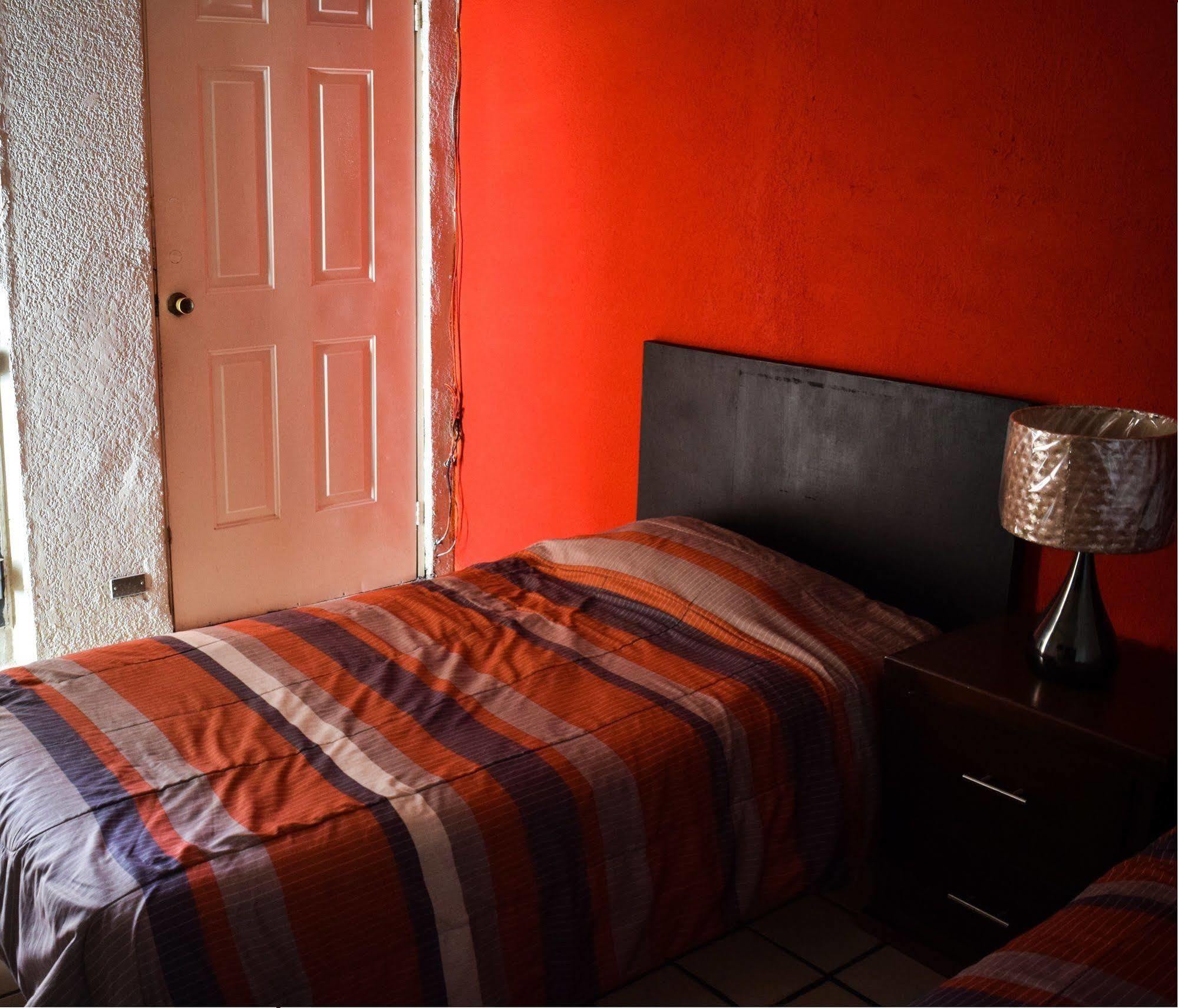 Econosuites Monterrey Extérieur photo