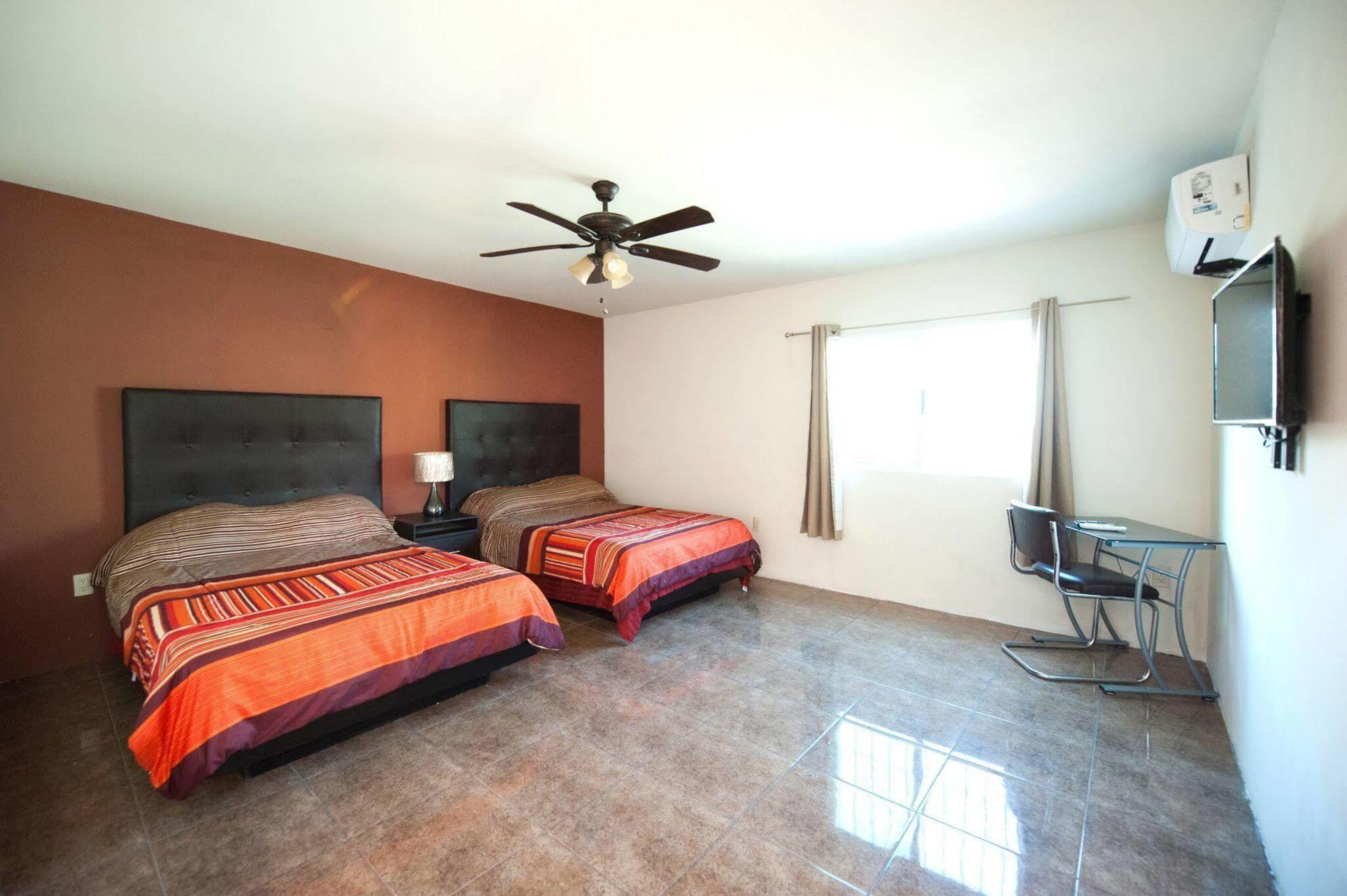 Econosuites Monterrey Extérieur photo